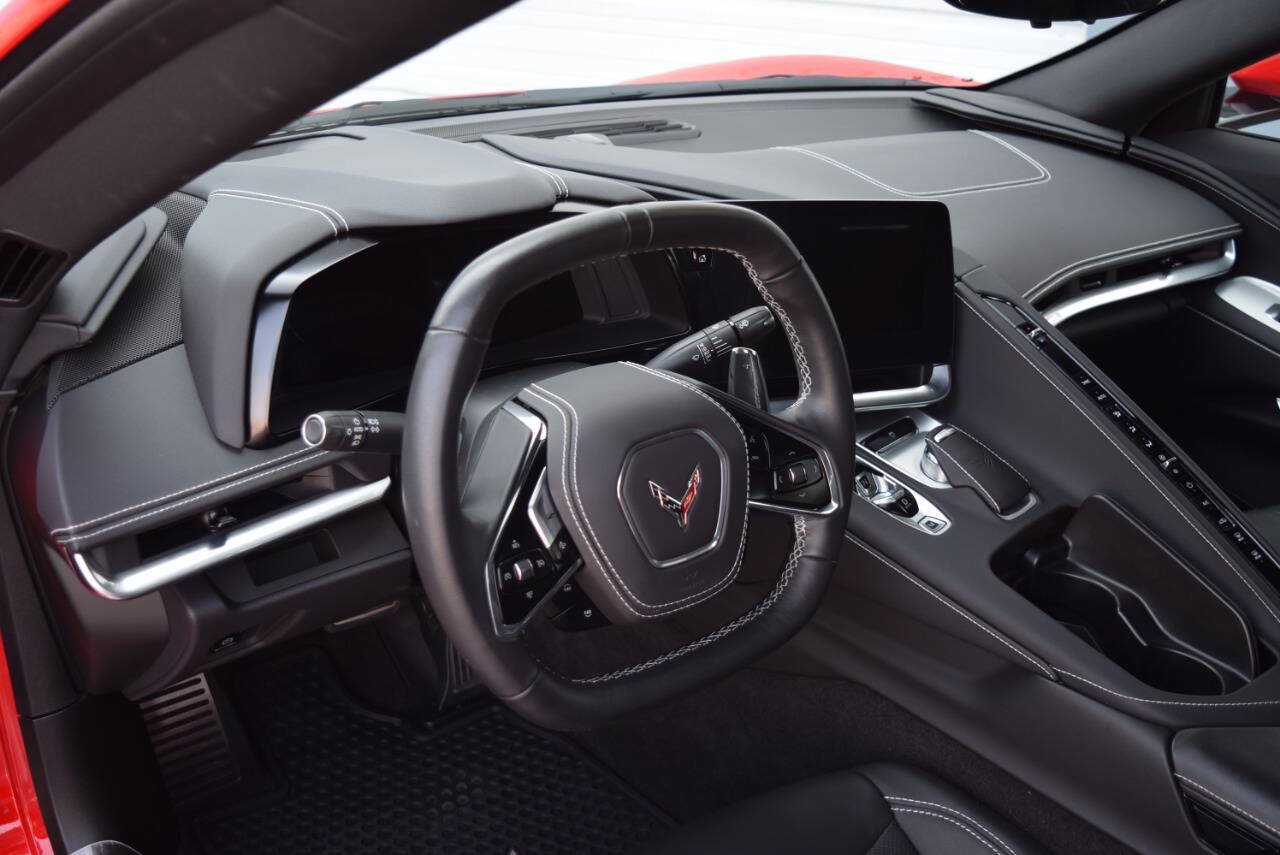 Used 2025 Chevrolet Corvette Stingray Coupe w/ Z51 Performance Package RWD image 28