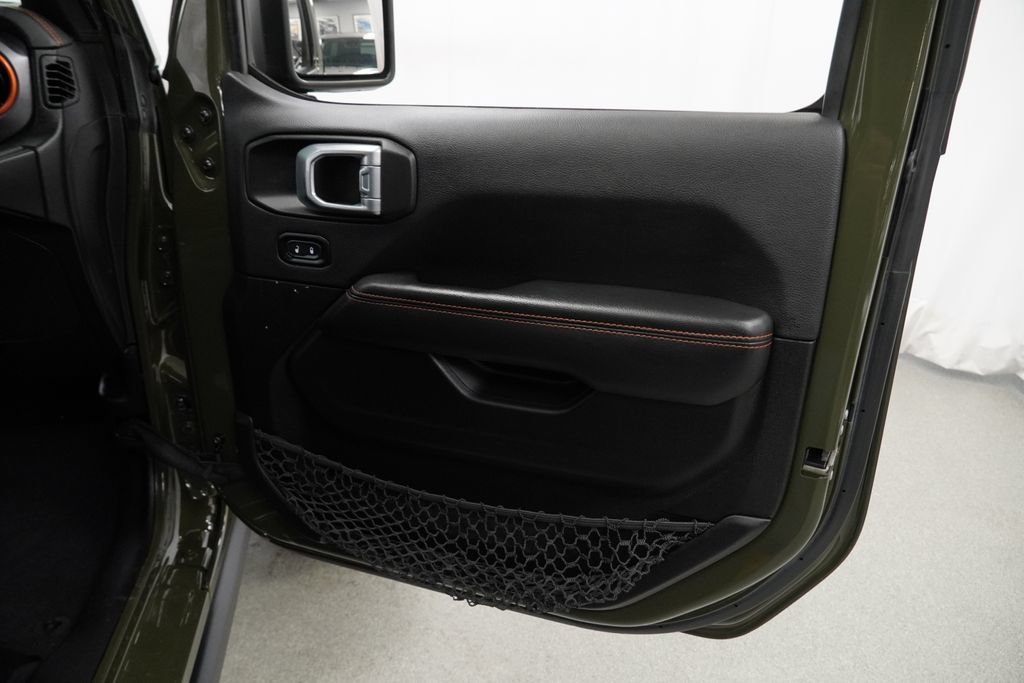 Used 2022 Jeep Gladiator Mojave w/ Cold Weather Group AWD/4WD image 46