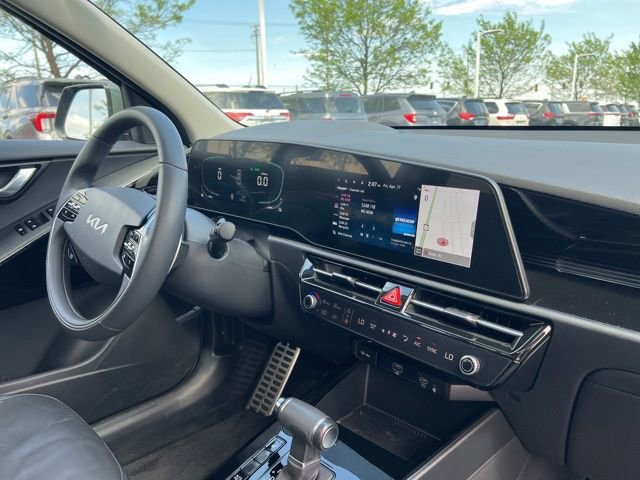 Certified 2024 Kia Niro EX Touring image 39
