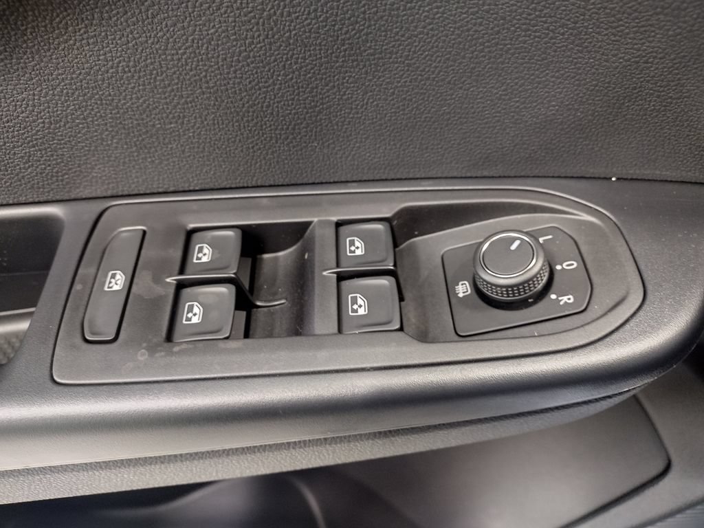 New 2026 Volkswagen Taos SEL AWD/4WD image 19