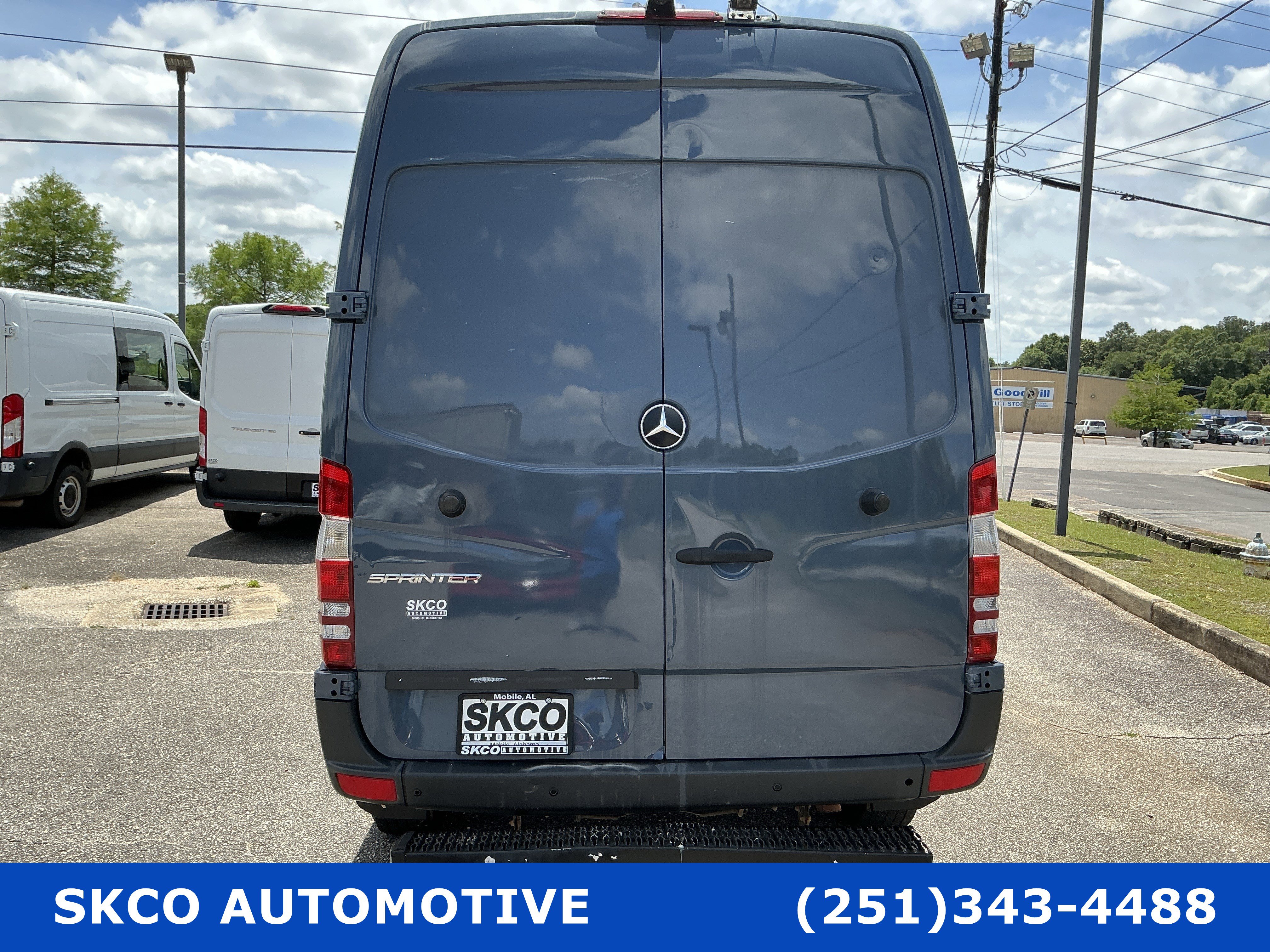 Used 2018 Mercedes-Benz Sprinter 2500 image 4