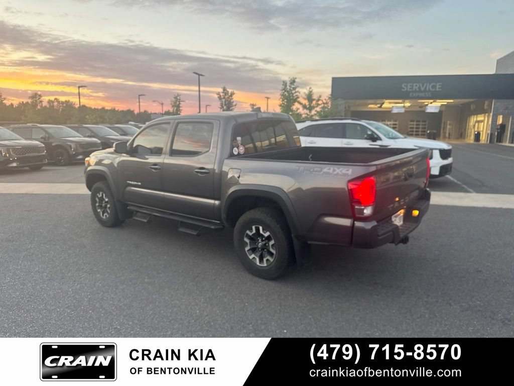 Used 2017 Toyota Tacoma TRD Off-Road w/ Premium & Technology Package AWD/4WD image 8