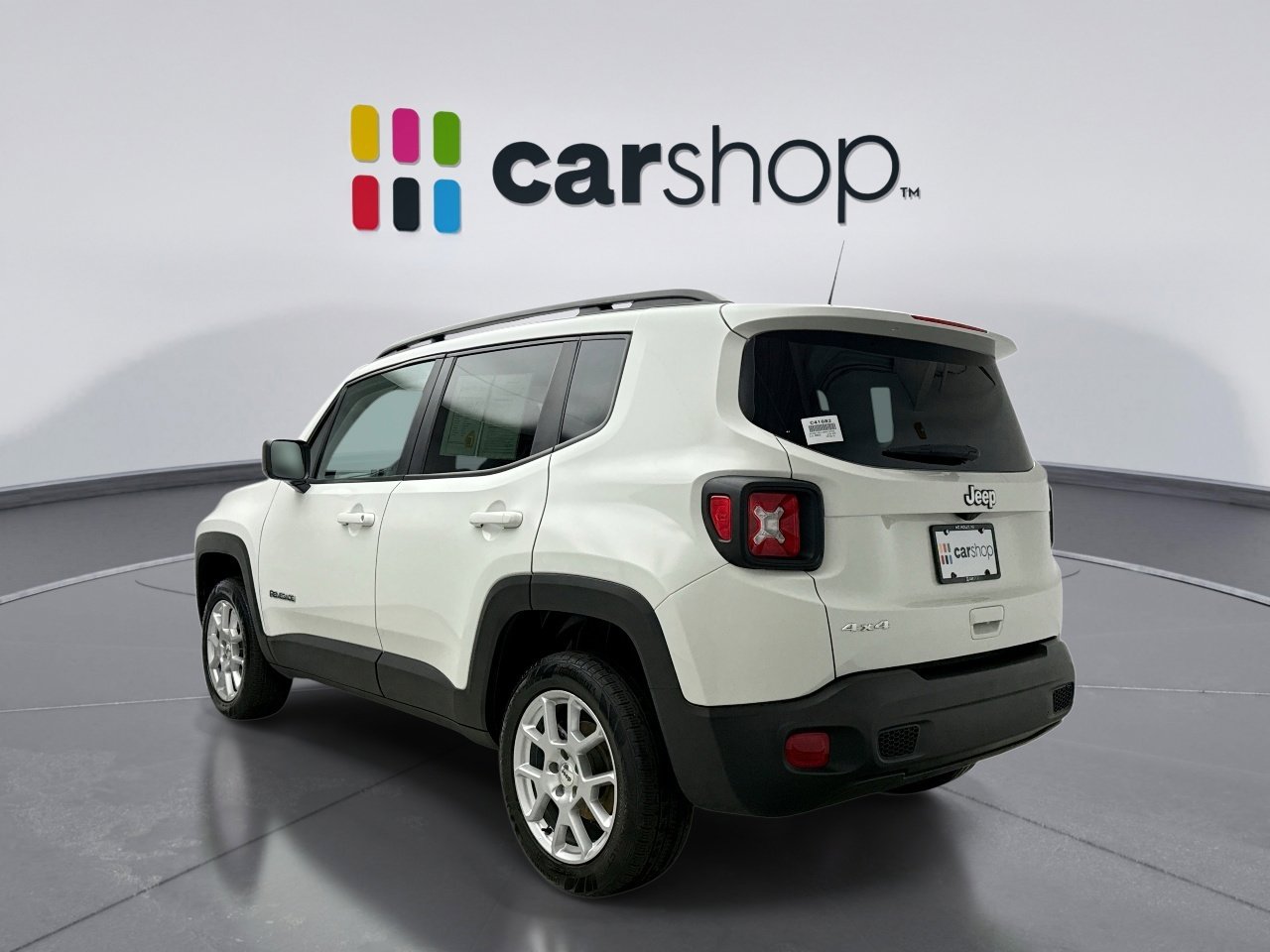 Used 2023 Jeep Renegade Latitude w/ Sun & Fun Group AWD/4WD image 3