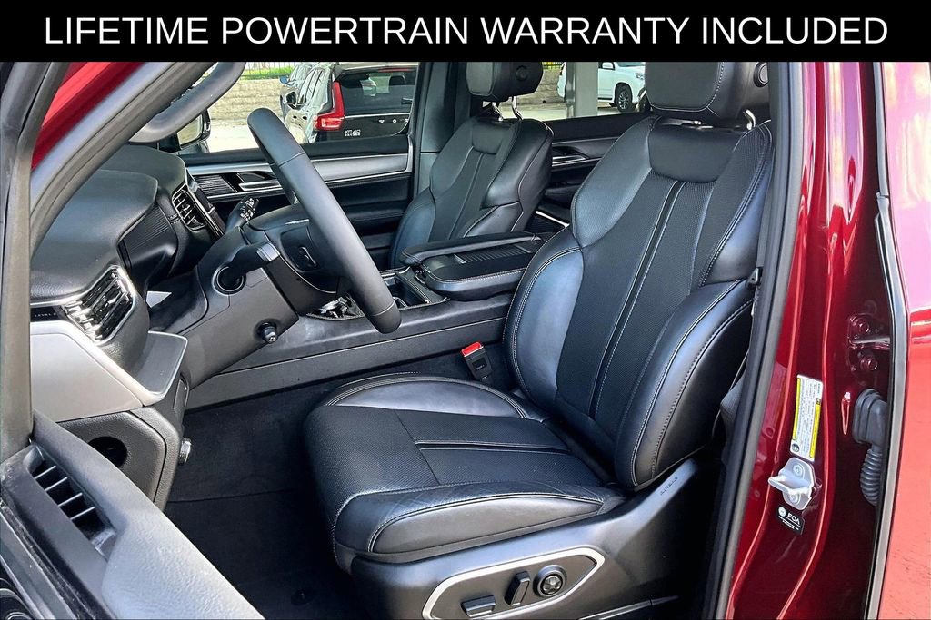 Used 2025 Jeep Wagoneer Series II w/ 8-Passenger Seating Package image 26