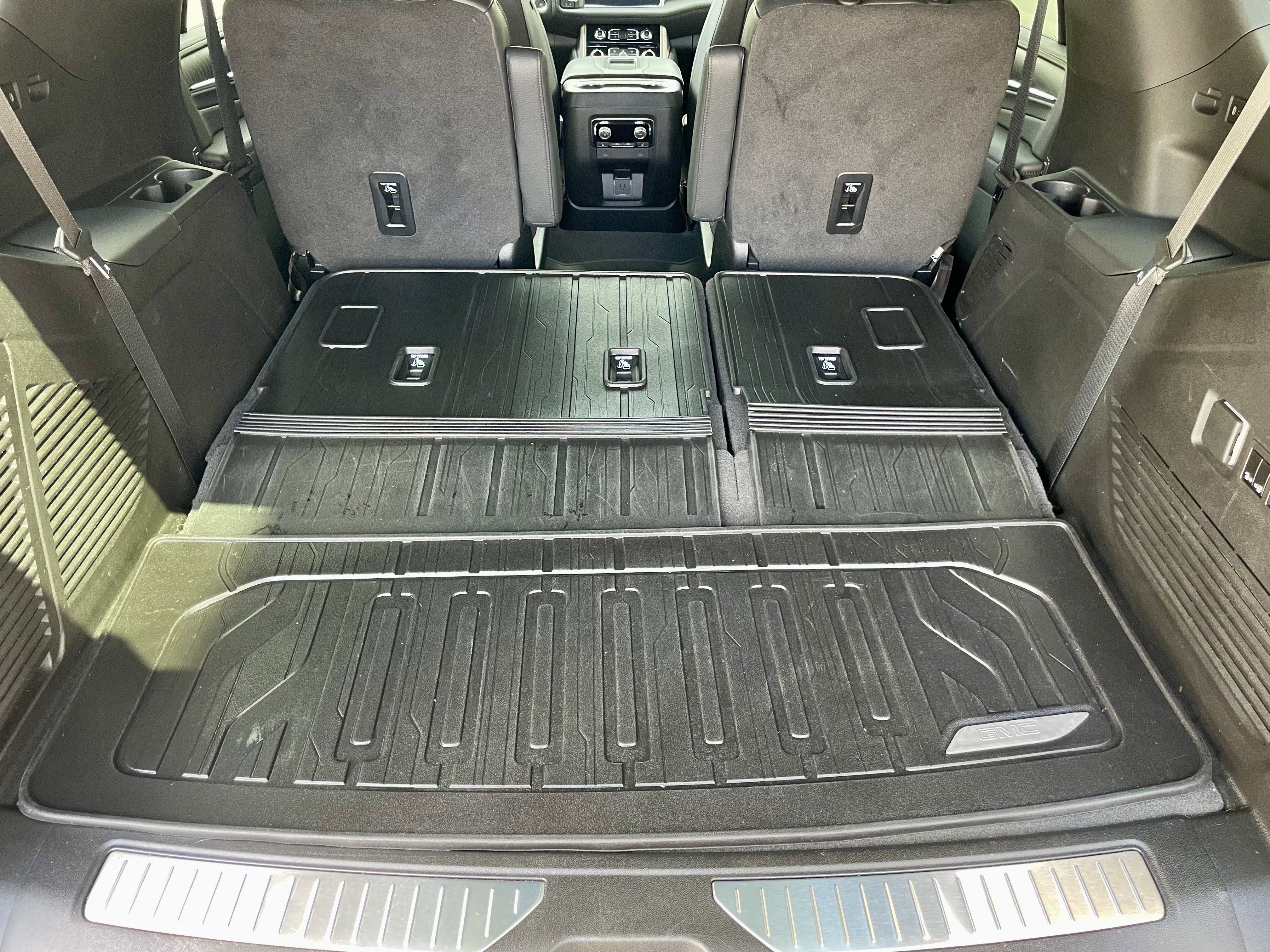 Used 2024 GMC Yukon Denali image 37