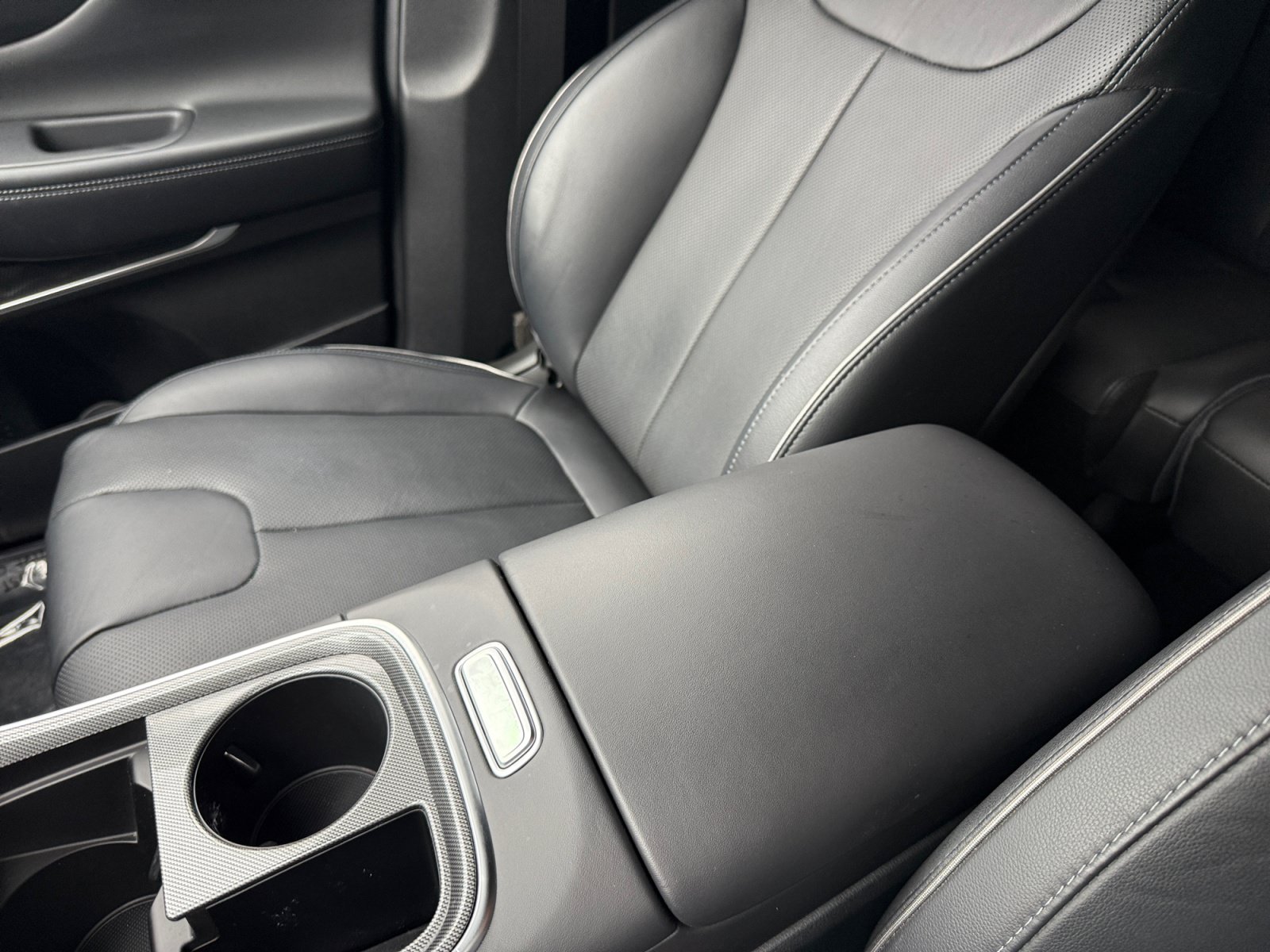 Certified 2023 Hyundai Santa Fe Limited FWD image 14