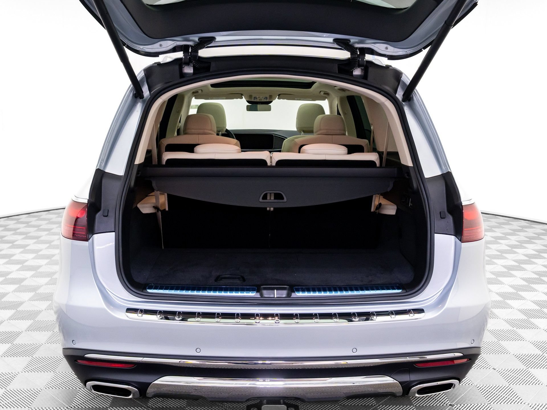 New 2026 Mercedes-Benz GLS 450 4MATIC image 34