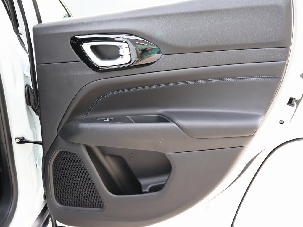 New 2026 Jeep Compass Latitude AWD/4WD image 11