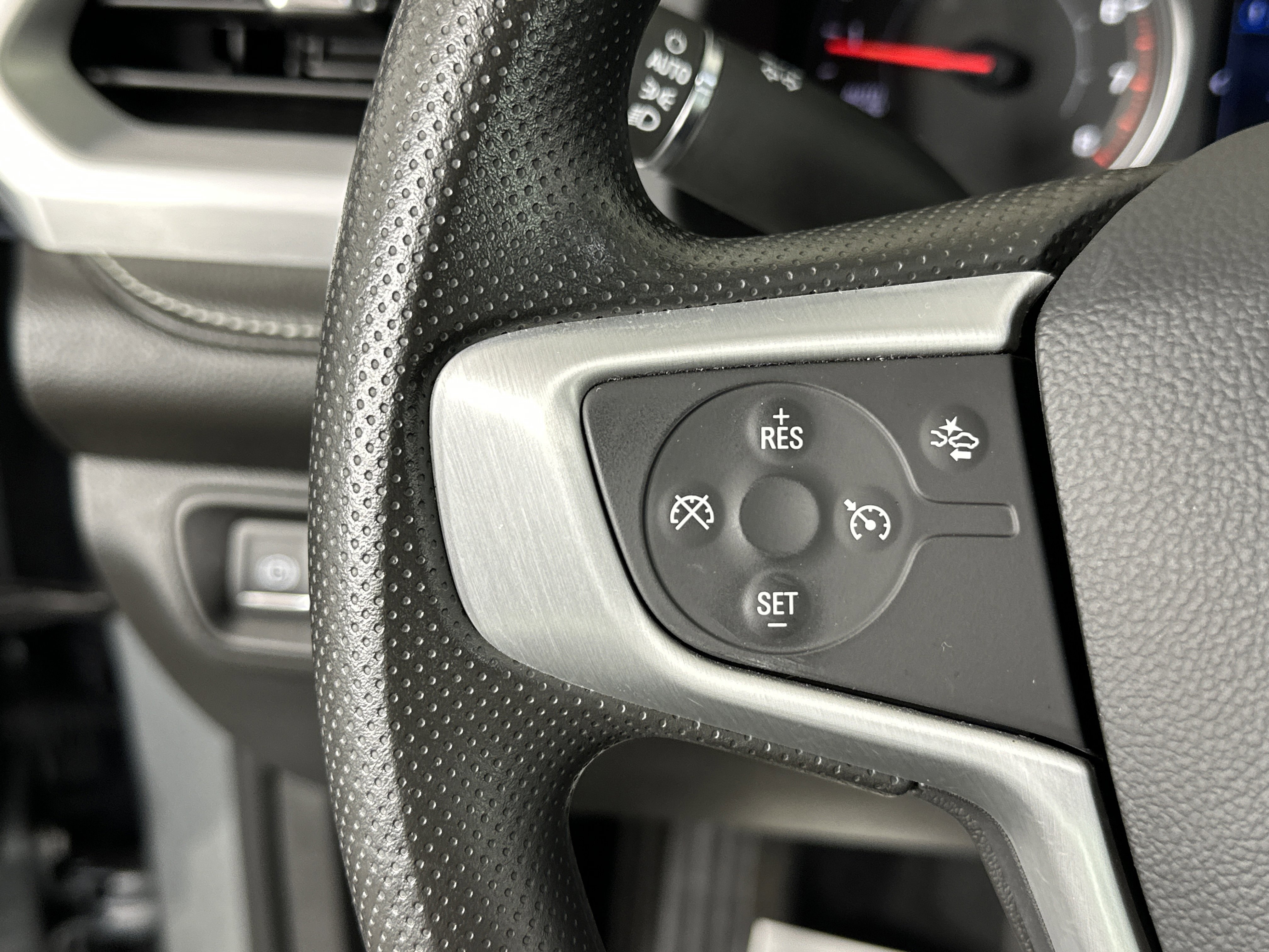 Certified 2023 GMC Acadia SLE w/ Driver Convenience Package image 32