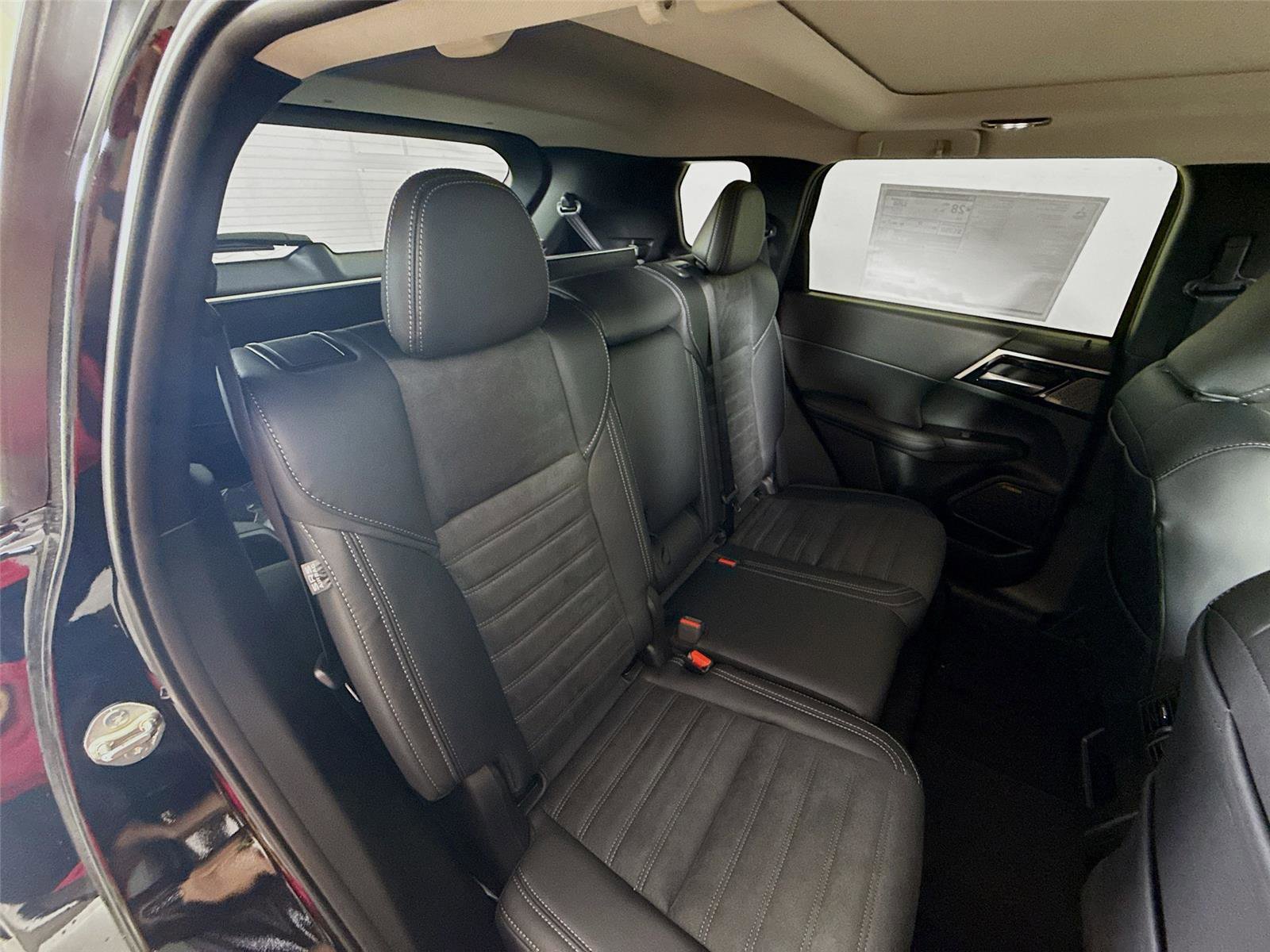 New 2026 Mitsubishi Outlander SE image 24