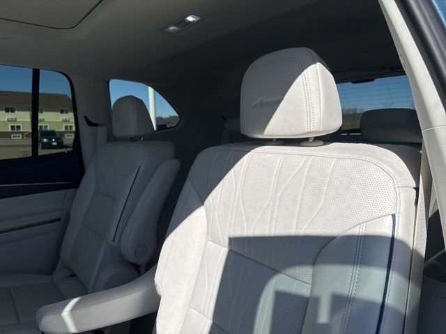 New 2026 Buick Enclave Avenir w/ Super Cruise Package AWD/4WD image 39