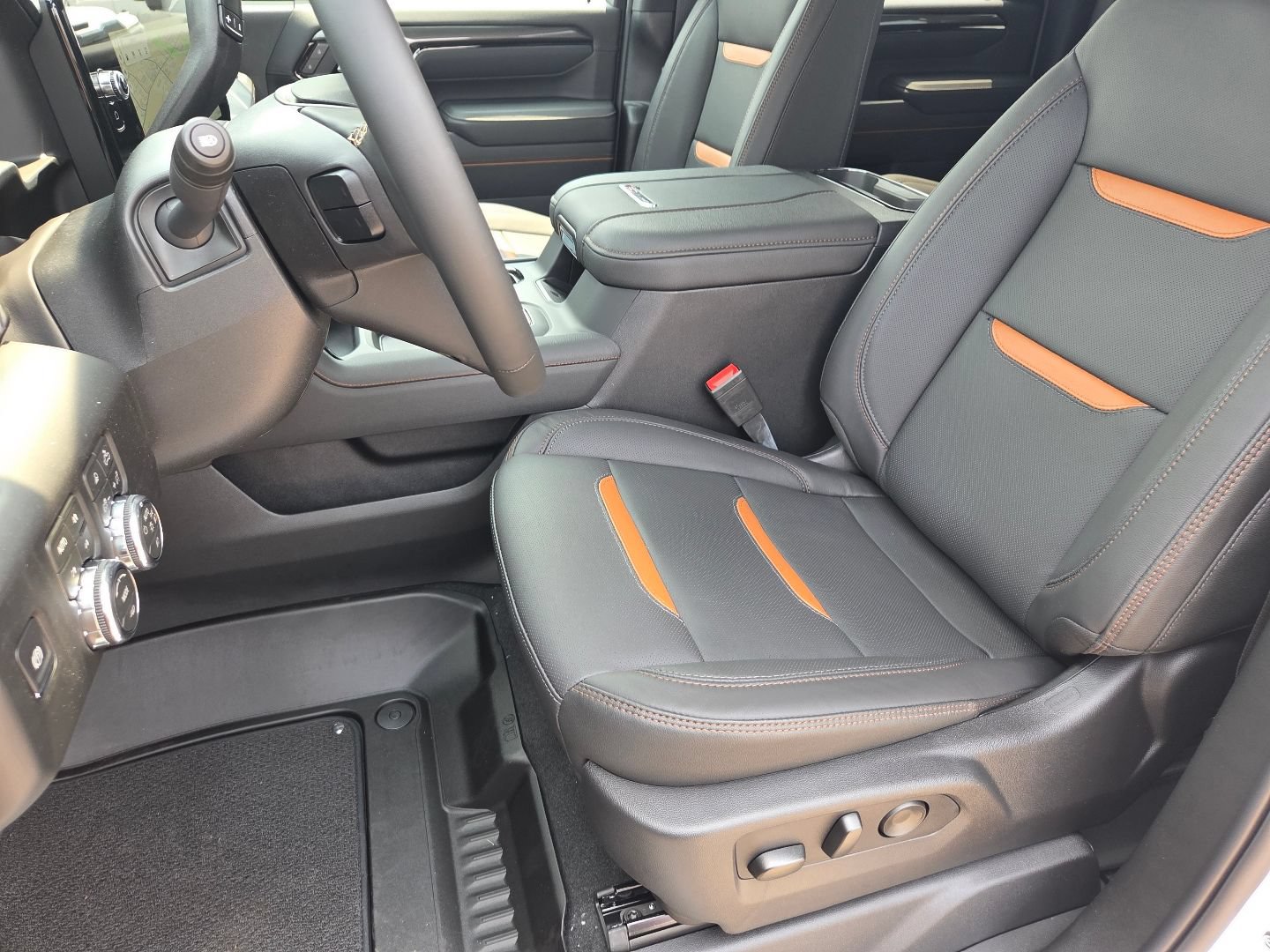 New 2026 GMC Sierra 2500 AT4 w/ Technology Package AWD/4WD image 31
