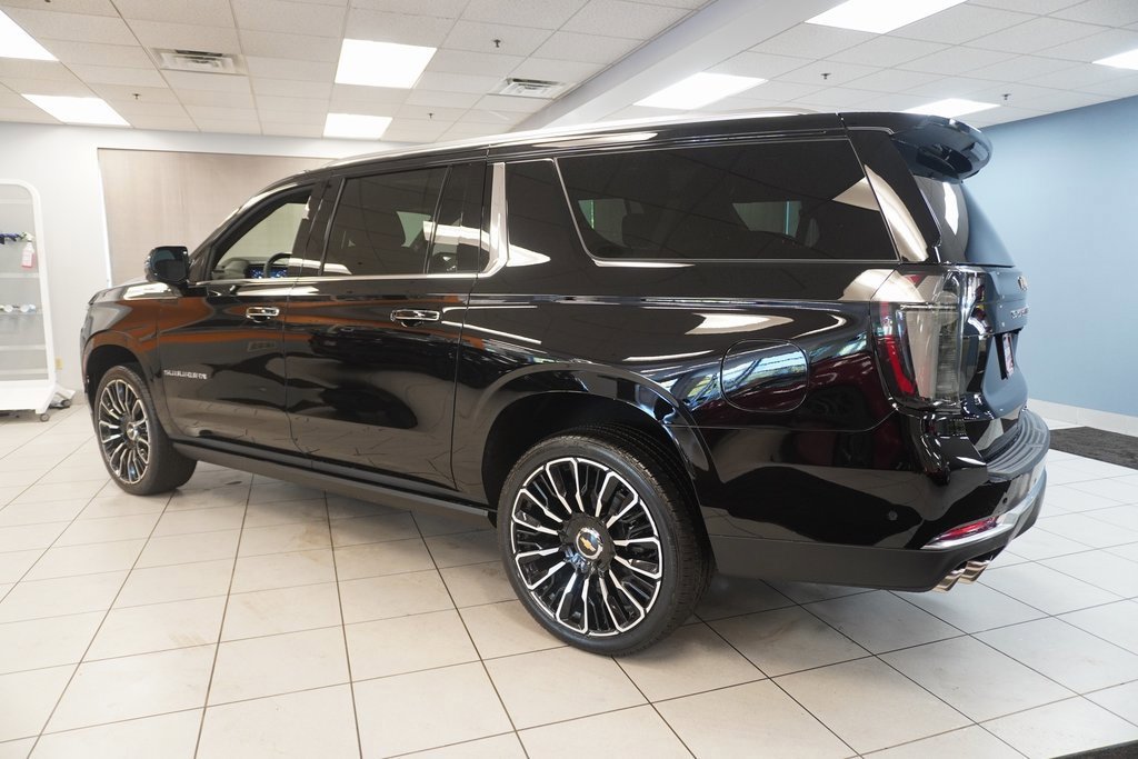 New 2026 Chevrolet Suburban High Country image 7