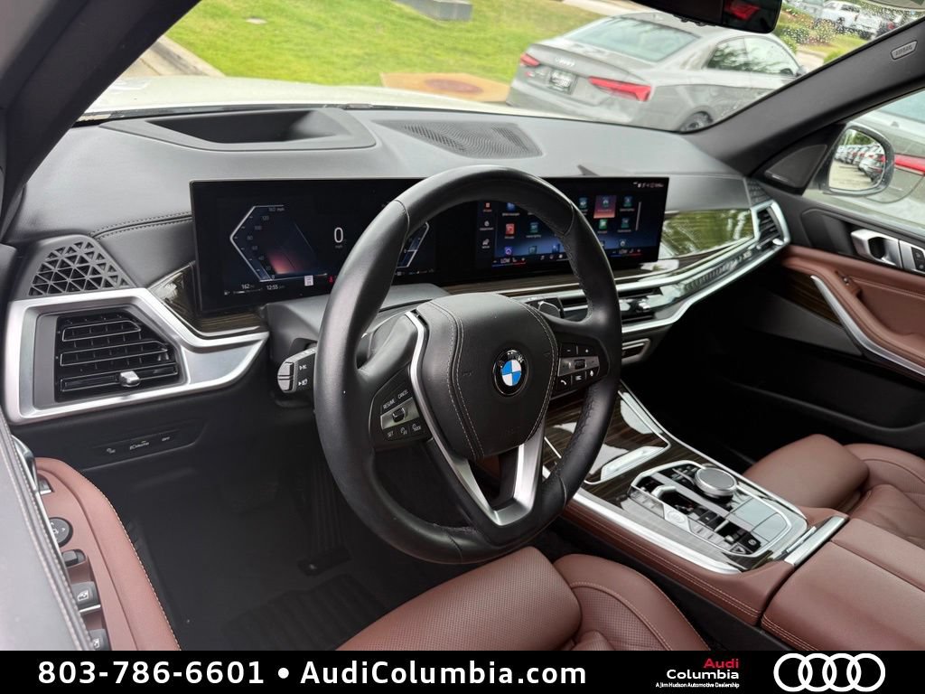 Used 2024 BMW X5 xDrive40i w/ Premium Package AWD/4WD image 3