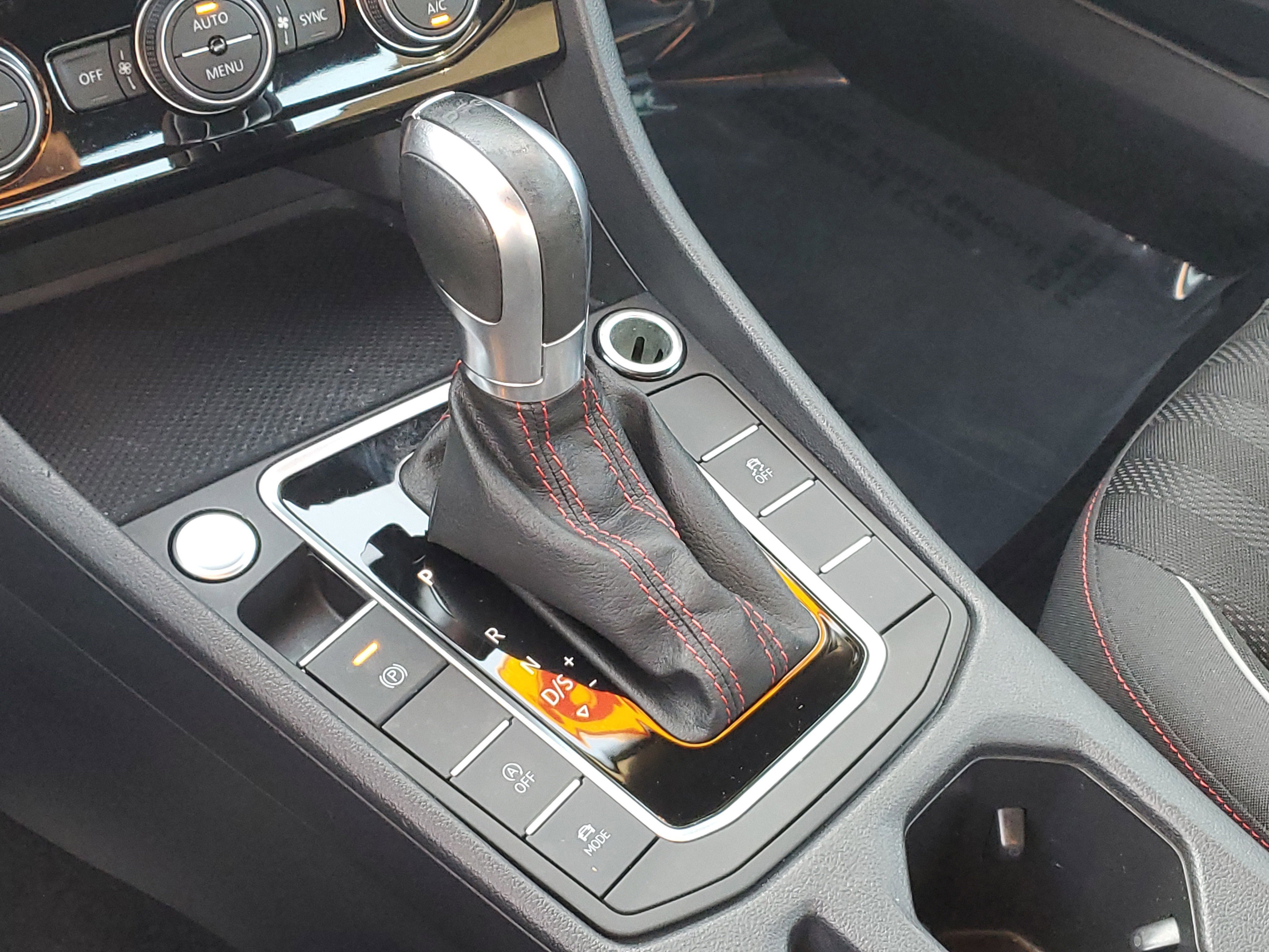 Used 2019 Volkswagen Jetta GLI image 22