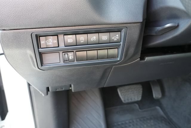 Used 2025 Toyota Tundra Limited AWD/4WD image 22