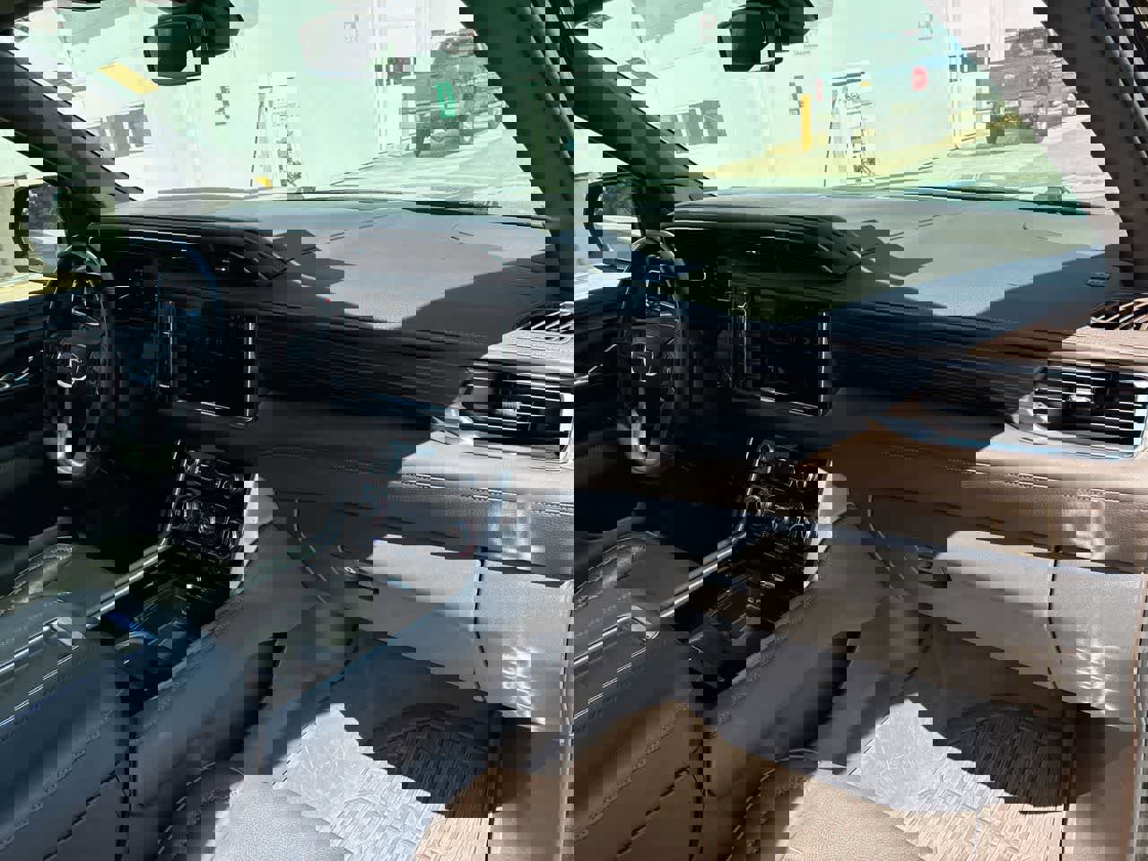 Used 2022 GMC Yukon XL Denali image 30