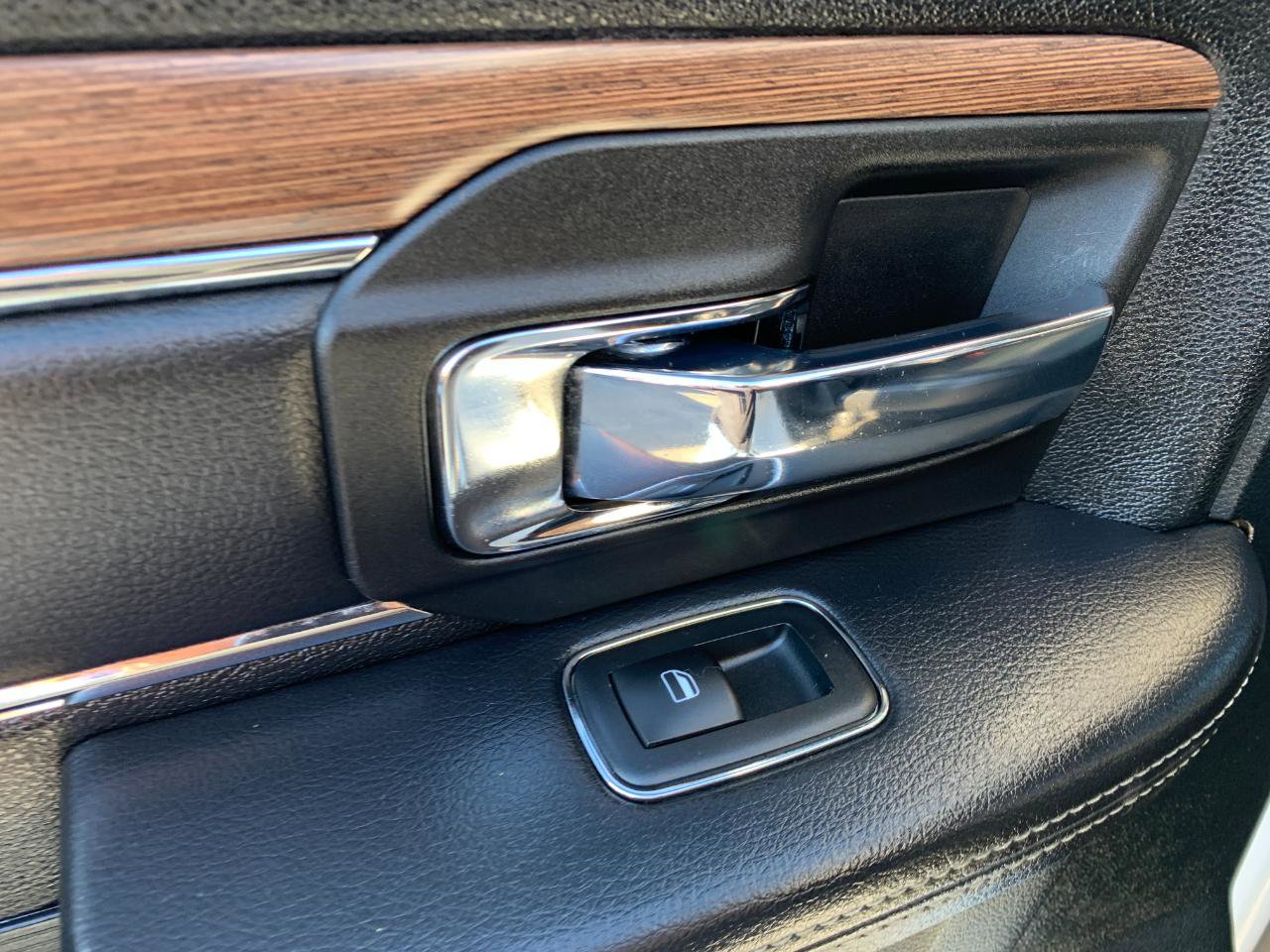 Used 2017 RAM 1500 Laramie w/ Convenience Group image 32