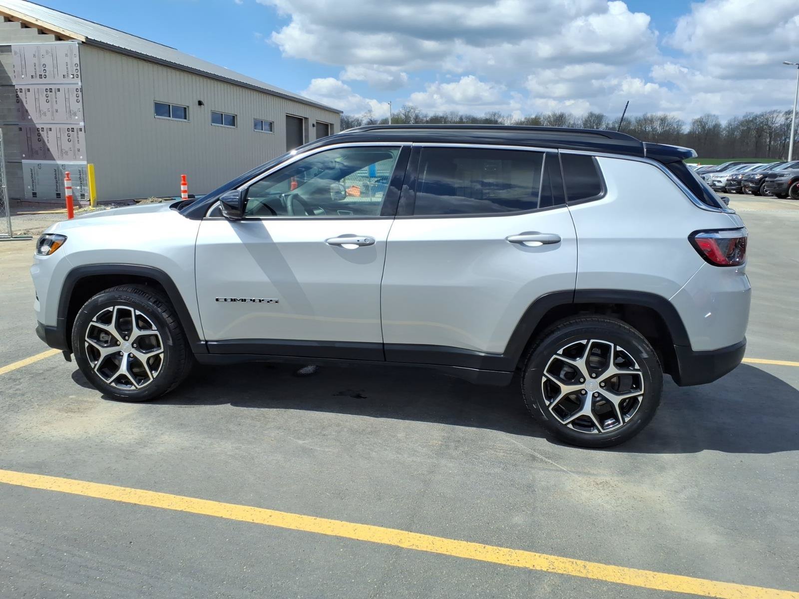 Used 2024 Jeep Compass Limited AWD/4WD image 8