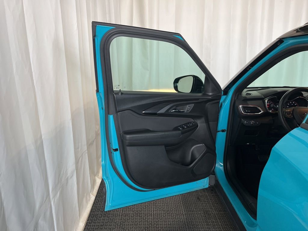 Used 2022 Chevrolet TrailBlazer RS w/ Convenience Package image 17