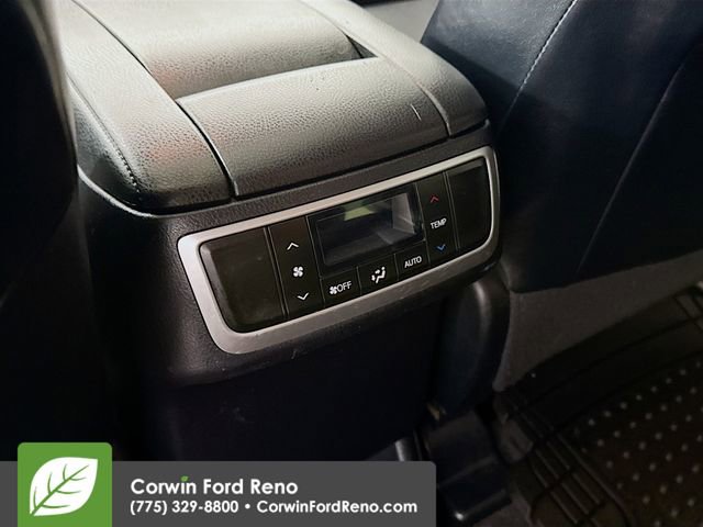 Used 2014 Toyota Highlander Limited image 27