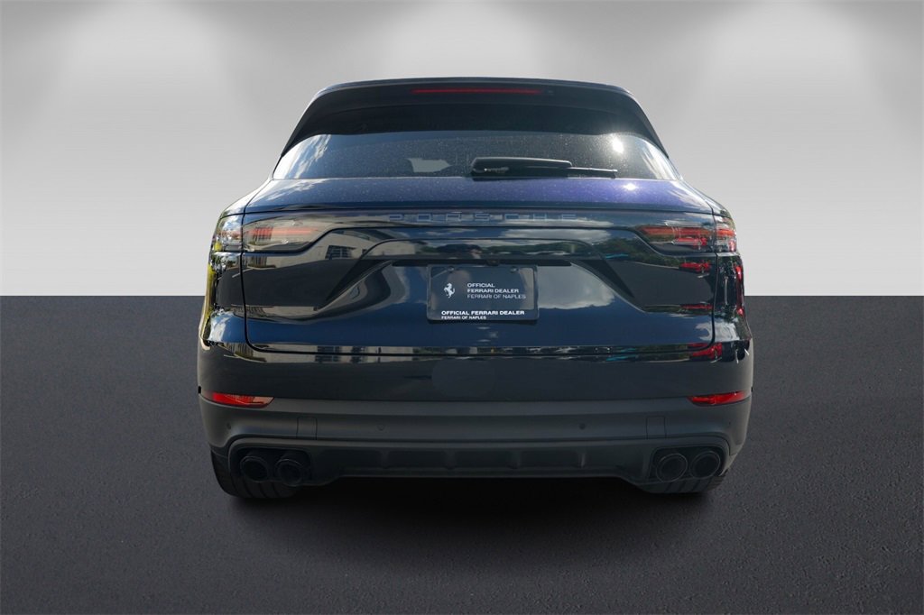 Used 2022 Porsche Cayenne Platinum Edition image 4
