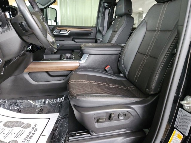 Used 2024 Chevrolet Silverado 2500 High Country w/ High Country Premium Package image 9