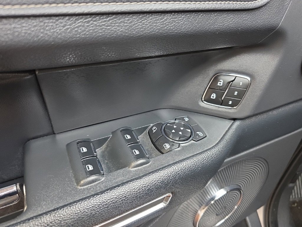 Used 2023 Ford Expedition Max XLT image 24