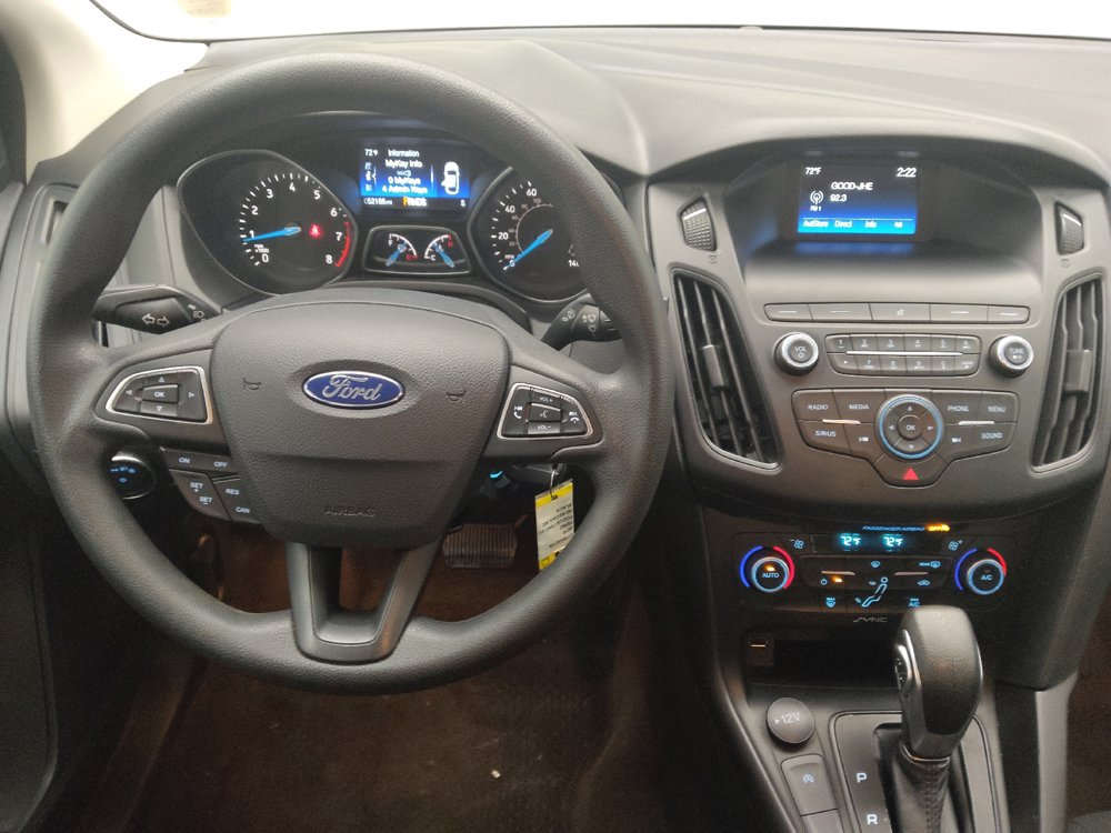 Used 2018 Ford Focus SE w/ SE Appearance Package FWD image 22