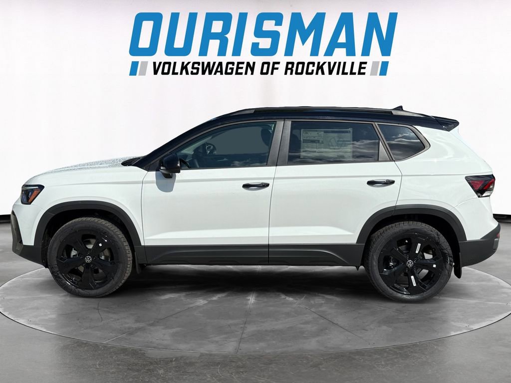 New 2025 Volkswagen Taos SE image 3