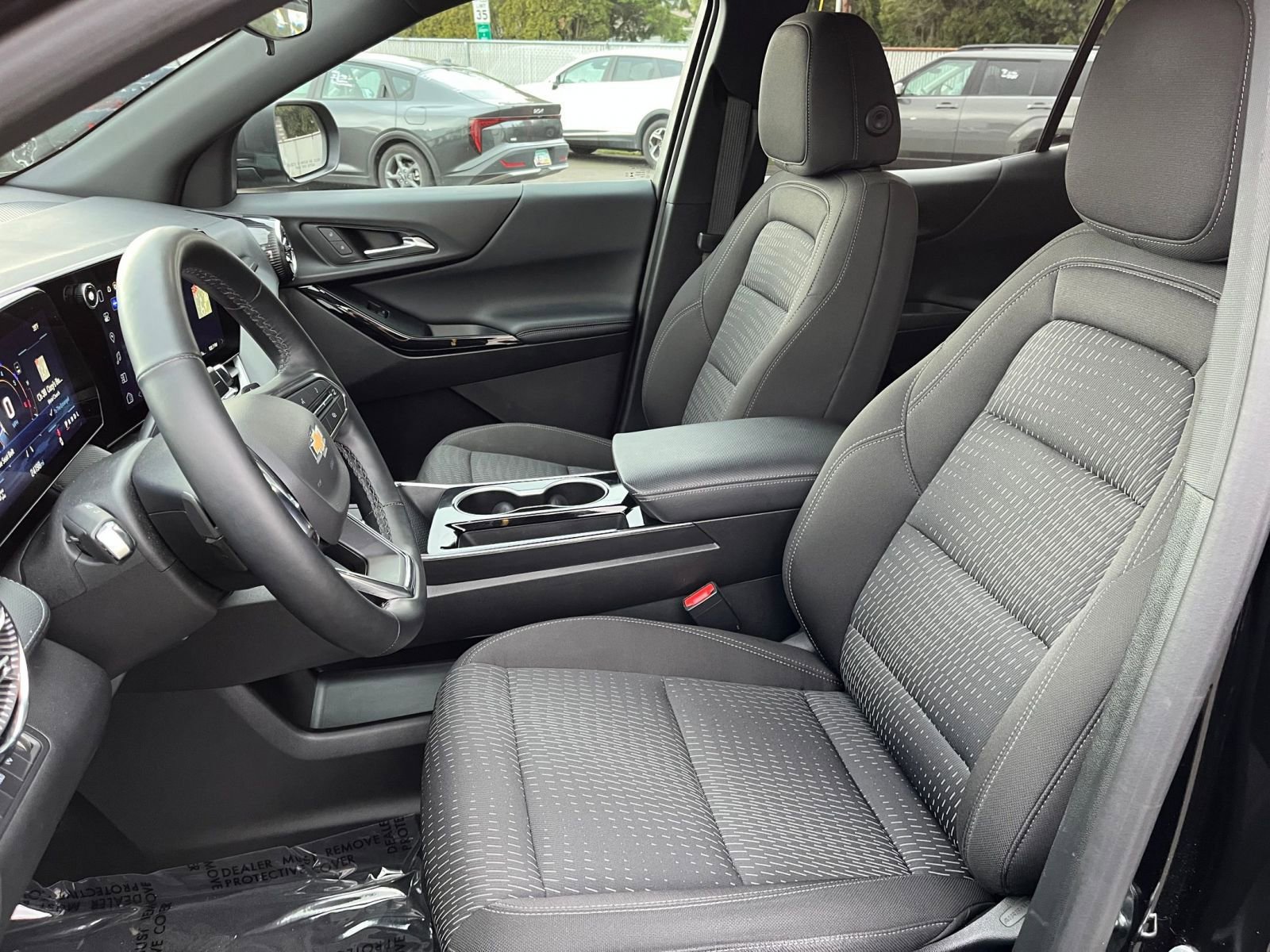 Used 2025 Chevrolet Equinox LT image 36