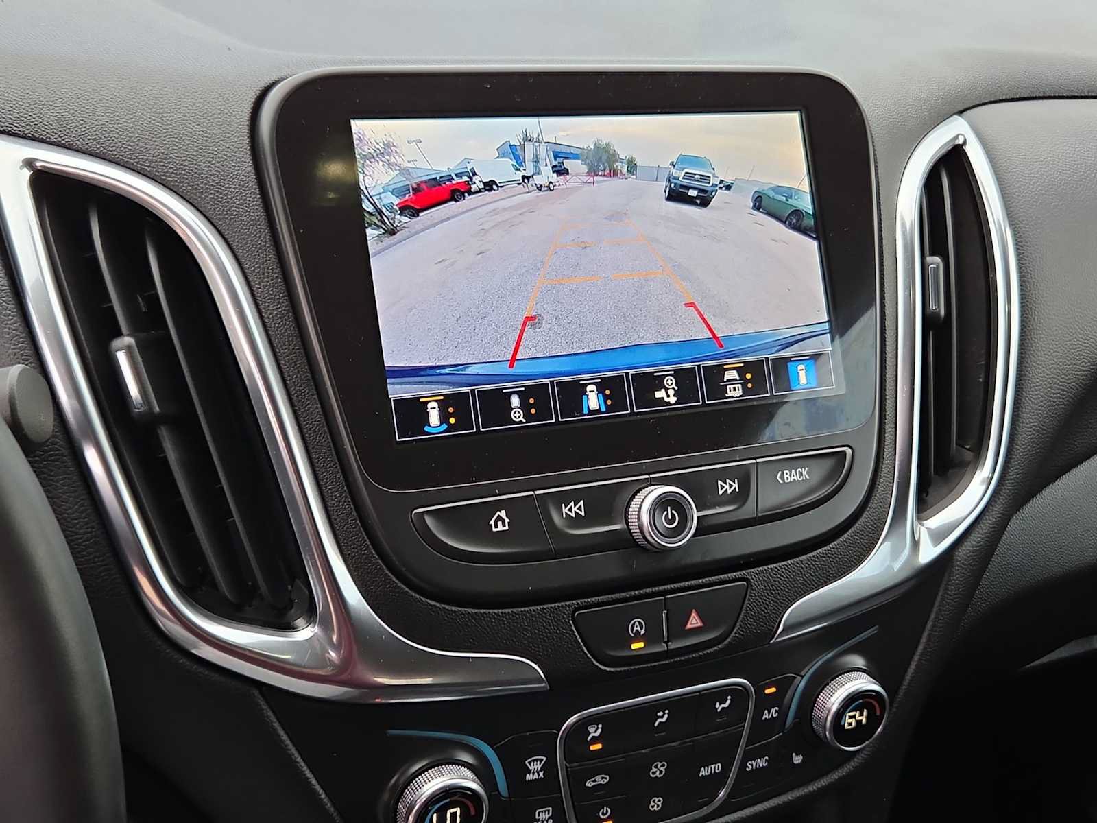 Used 2024 Chevrolet Equinox LT FWD image 25