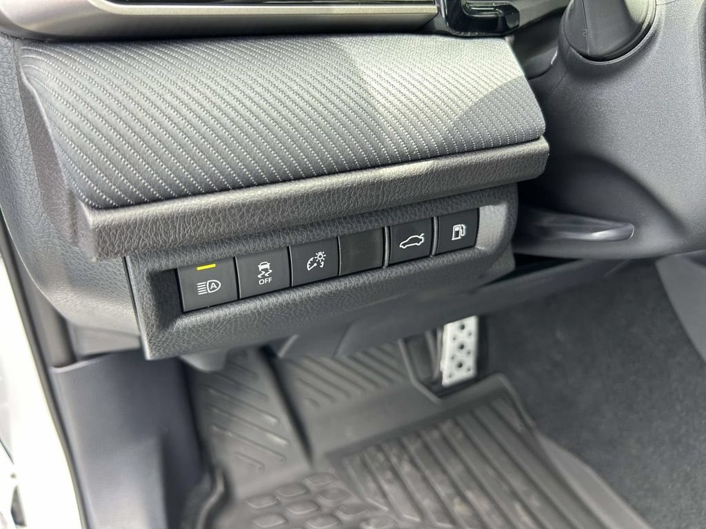 New 2026 Toyota Camry Hybrid w/ Convenience Package FWD image 17