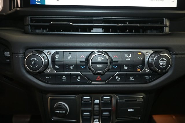 New 2026 Jeep Wrangler Unlimited Sahara AWD/4WD image 26