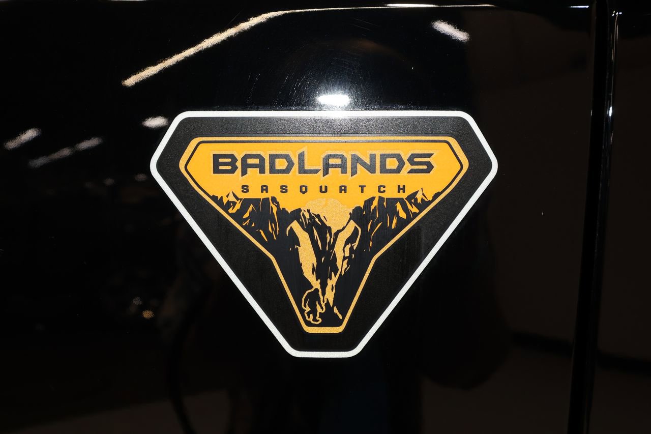 Used 2025 Ford Bronco Badlands AWD/4WD image 35