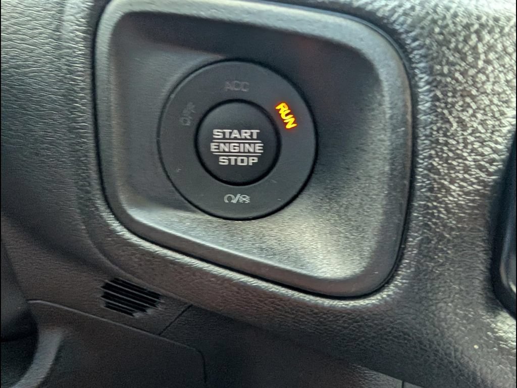Used 2024 Jeep Gladiator Sport AWD/4WD image 17