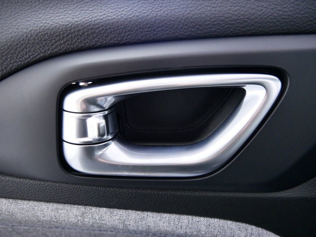 Used 2024 Jeep Compass Latitude image 32