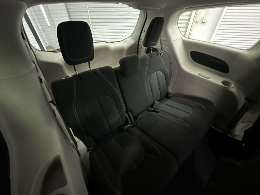 Used 2024 Chrysler Voyager LX image 18