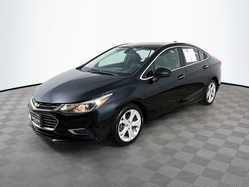 Used 2017 Chevrolet Cruze Premier FWD image 3