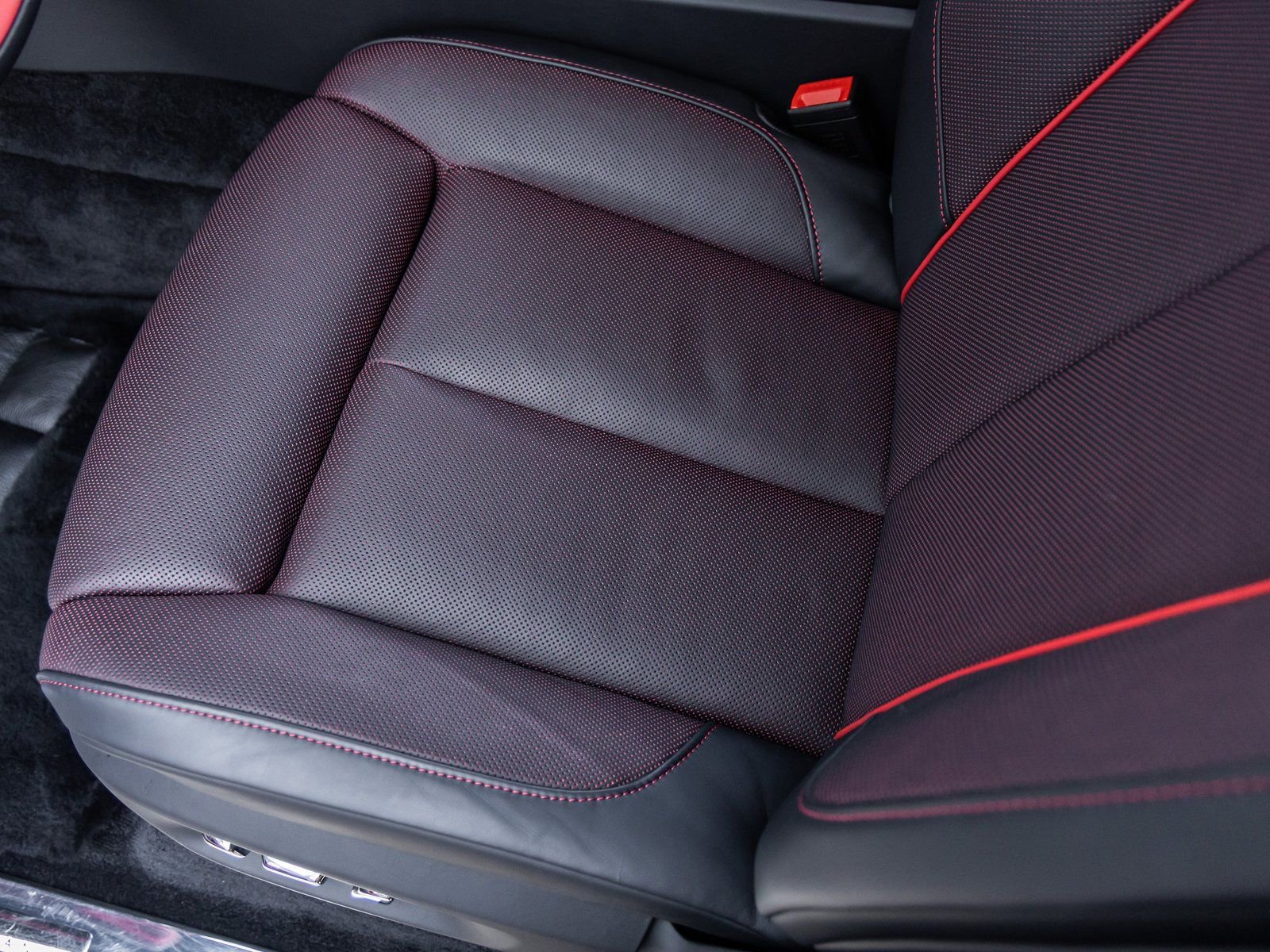 Certified 2025 Rolls-Royce Cullinan image 24