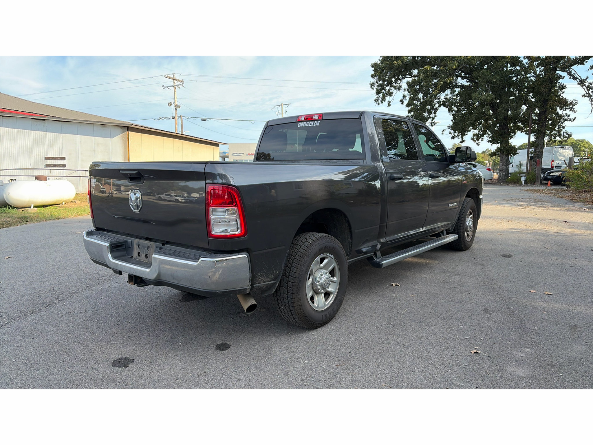 Used 2022 RAM 3500 Tradesman w/ Chrome Appearance Group RWD image 3