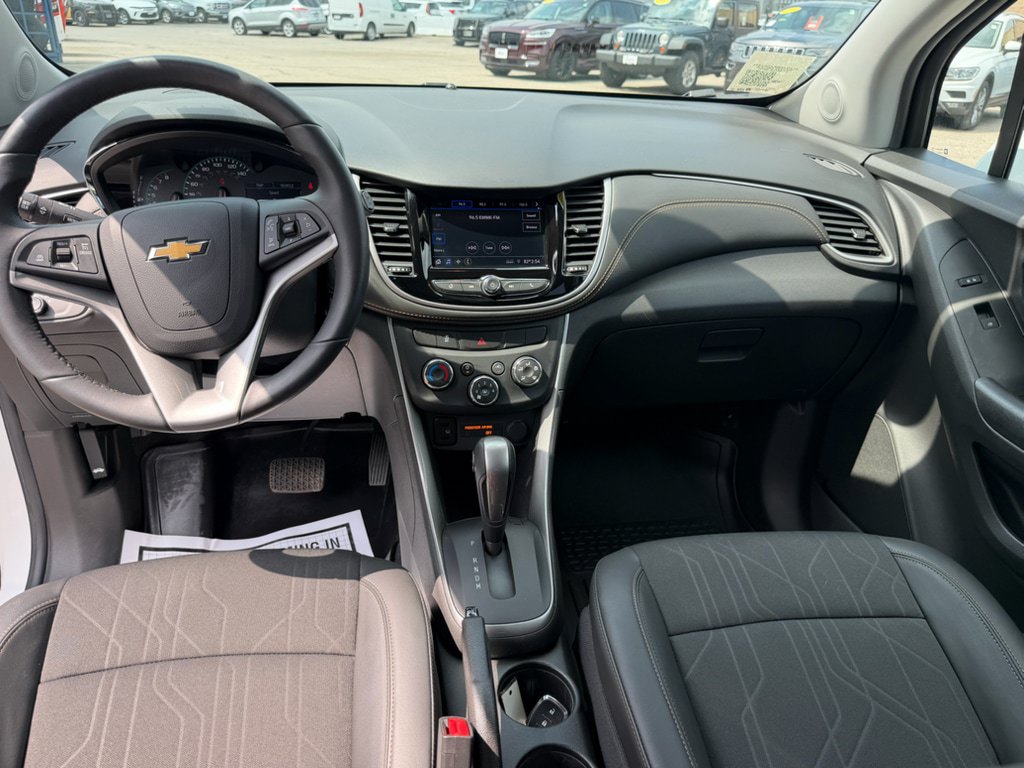 Used 2022 Chevrolet Trax LT w/ LT Convenience Package AWD/4WD image 9
