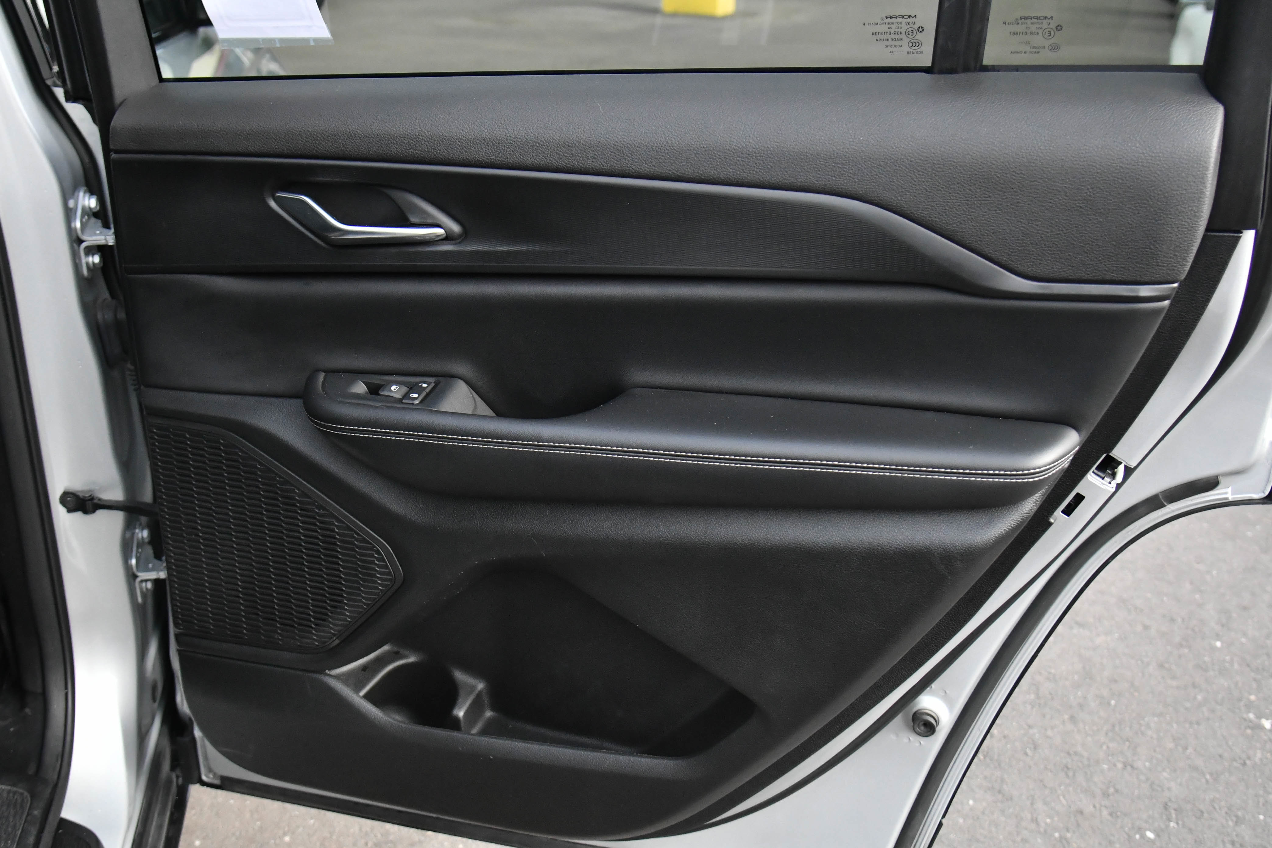 Used 2024 Jeep Grand Cherokee L Laredo image 47