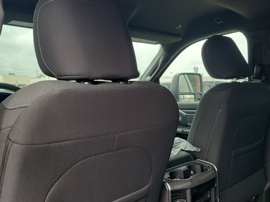 New 2026 RAM 3500 Big Horn AWD/4WD image 10