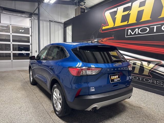 Used 2022 Ford Escape SE image 18