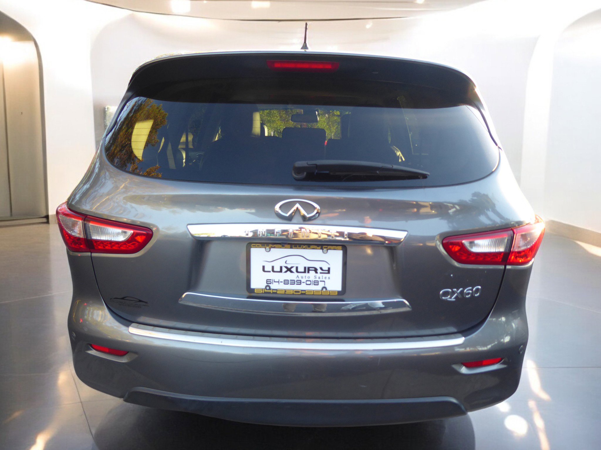 Used 2015 INFINITI QX60 AWD w/ Deluxe Touring Package image 8