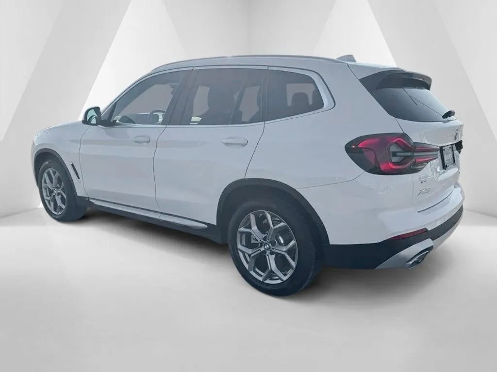 Used 2024 BMW X3 xDrive30i w/ Premium Essential Package image 5