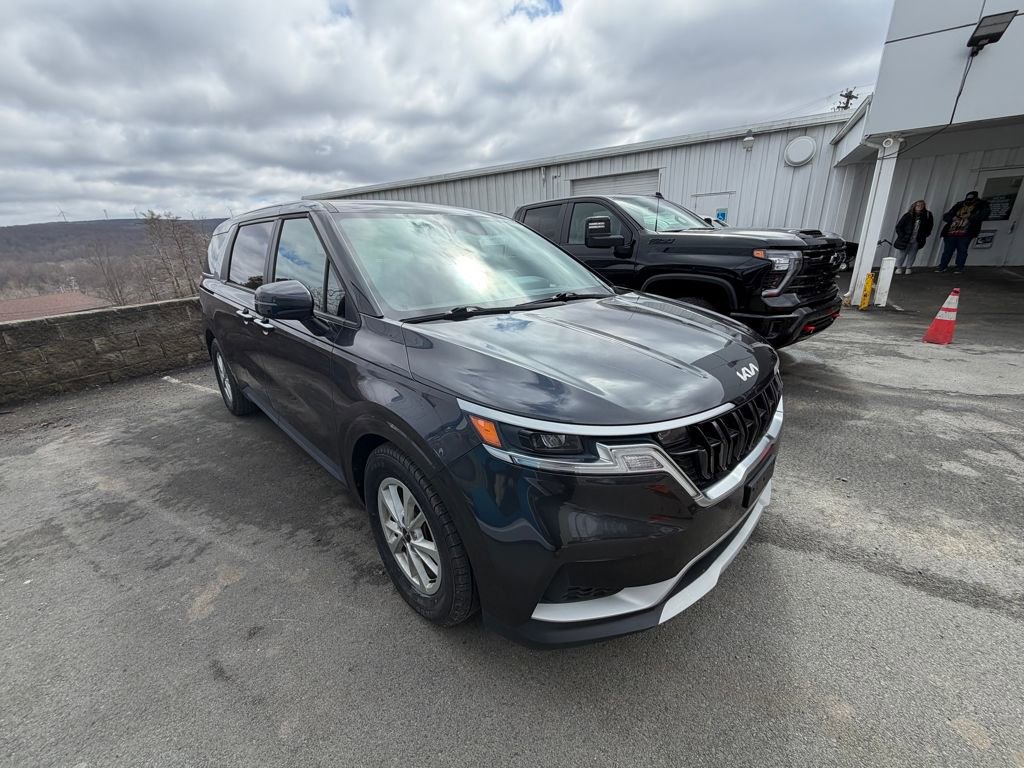 Used 2022 Kia Carnival LX FWD image 7