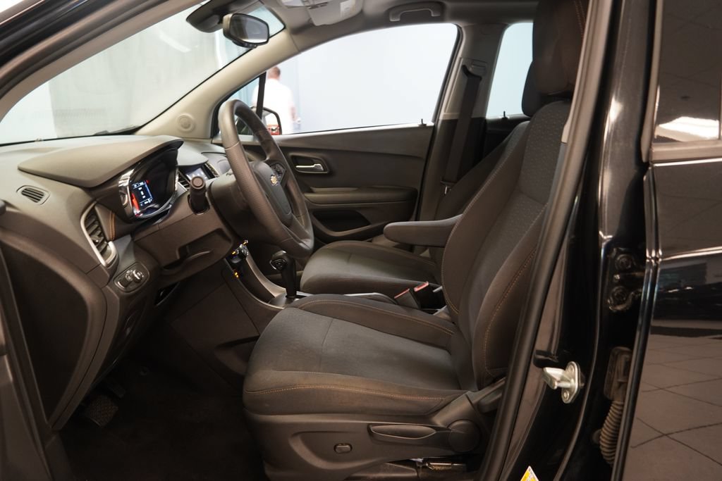 Used 2020 Chevrolet Trax LS FWD image 5