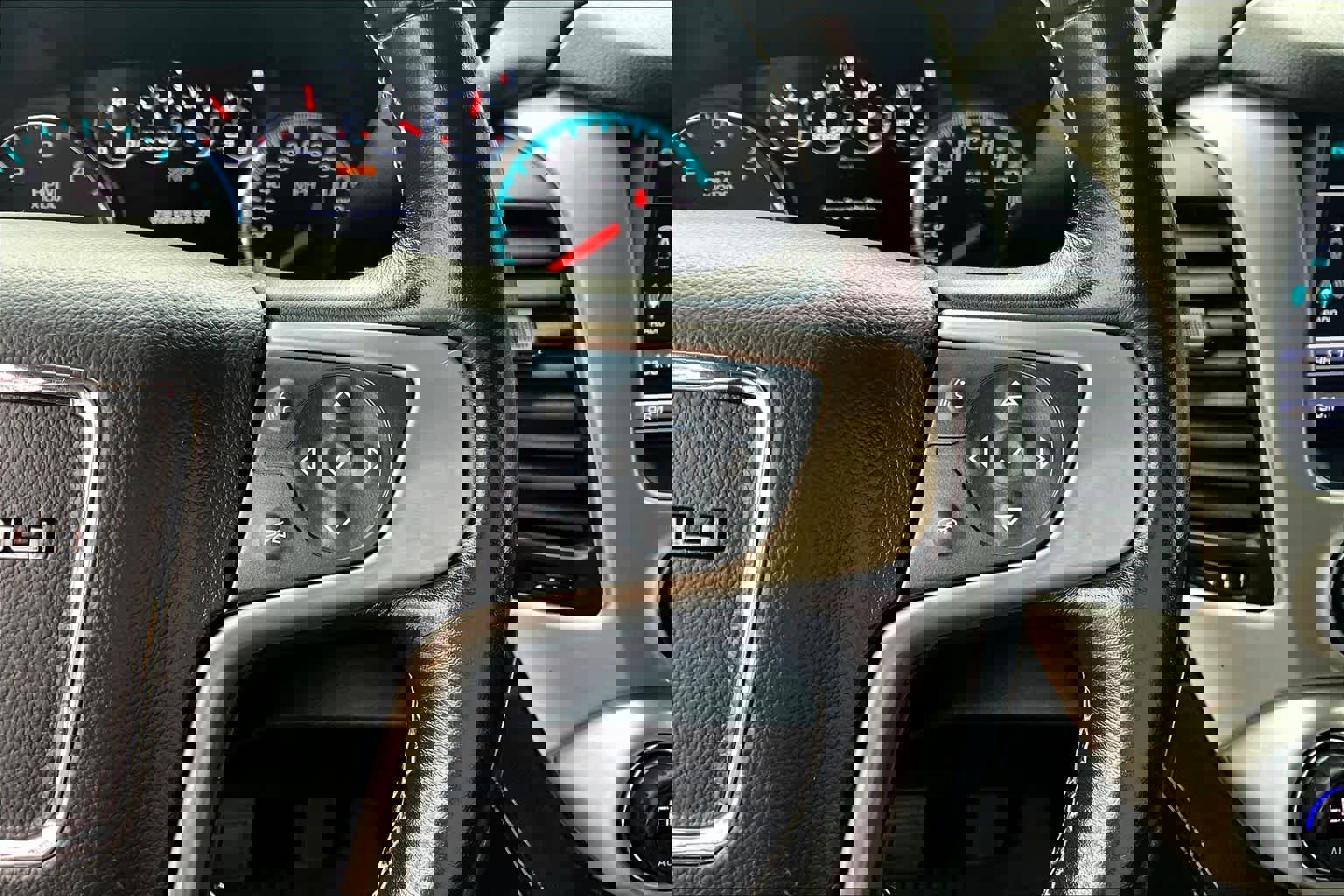 Used 2019 GMC Yukon Denali w/ Denali Ultimate Package image 23